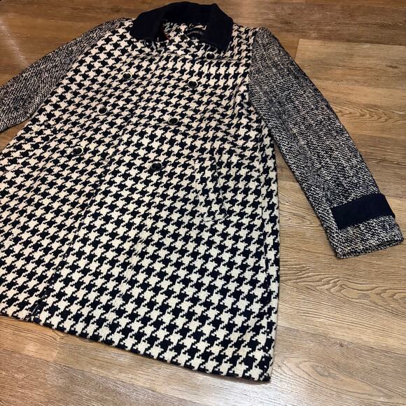 Express Women’s Houndstooth Coat - Size Medium - Picture 5 of 14
